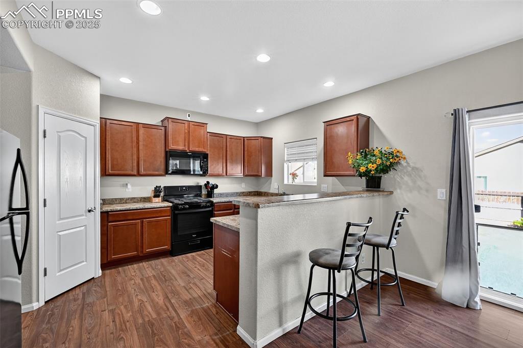 Image 11 of 29: Kitchen