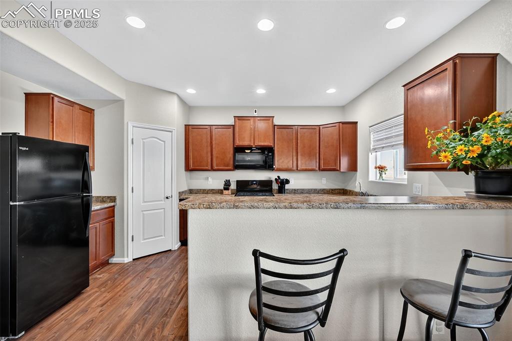 Image 12 of 29: Kitchen