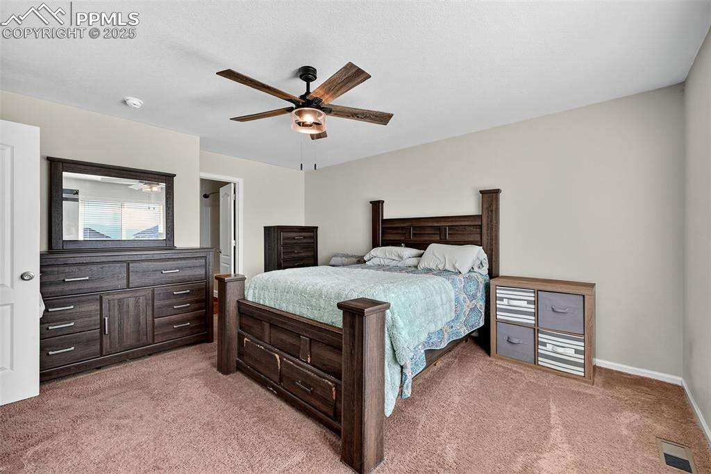 Image 15 of 29: Bedroom