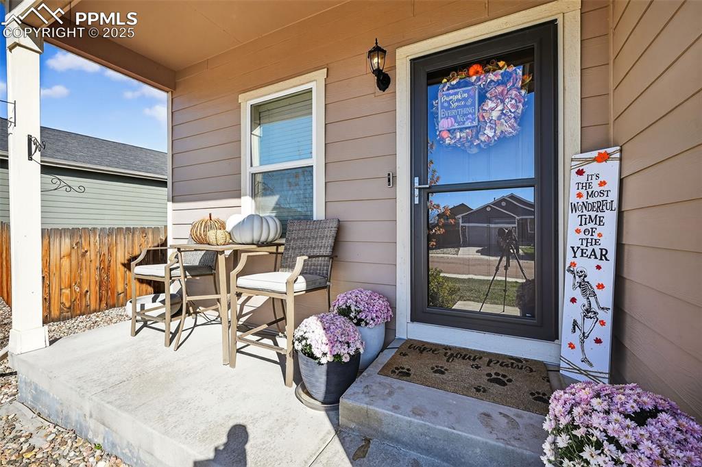 Image 5 of 29: Entry