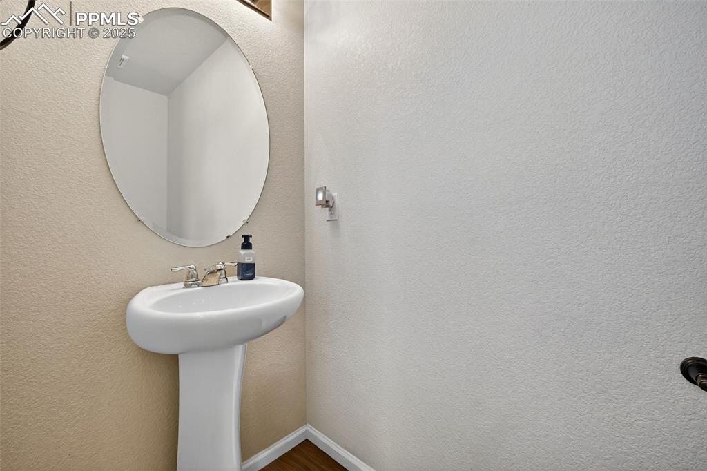 Image 7 of 29: Bathroom