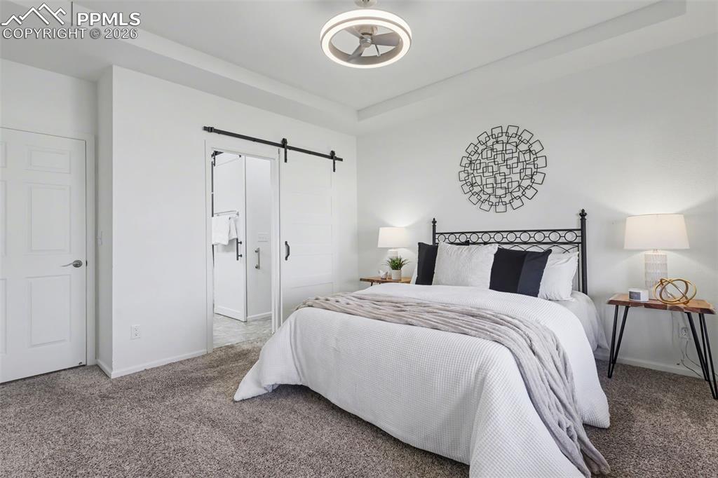 Image 20 of 50: Bedroom