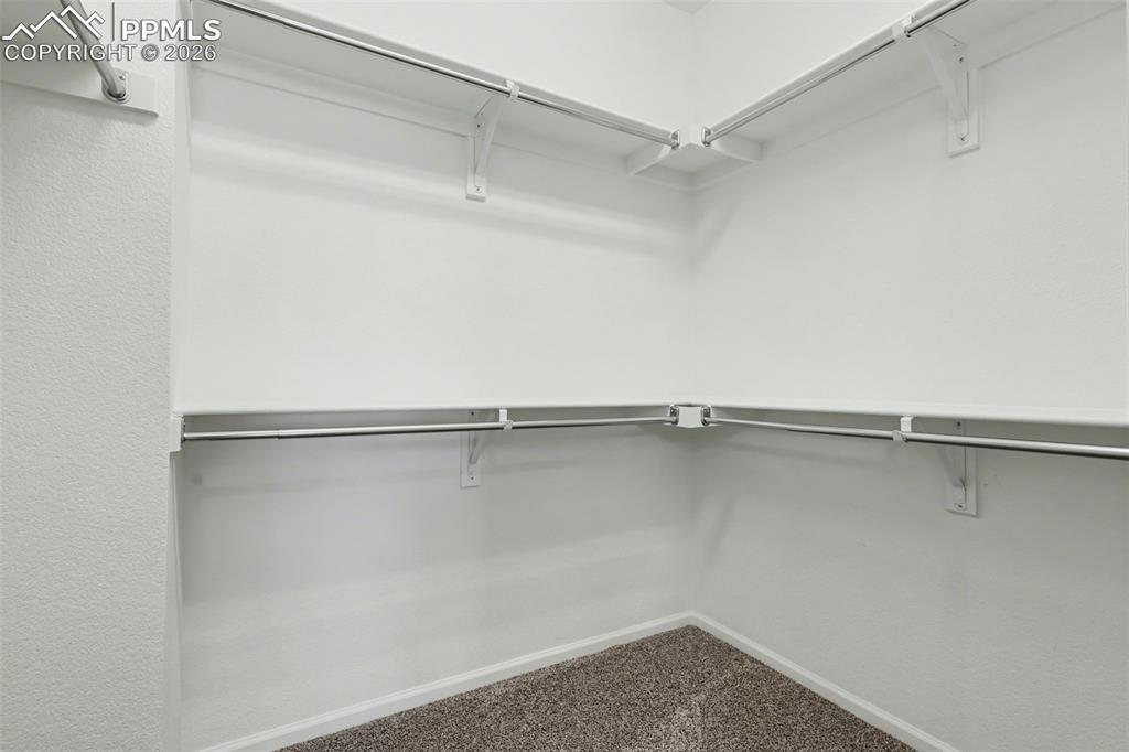 Image 25 of 50: Closet