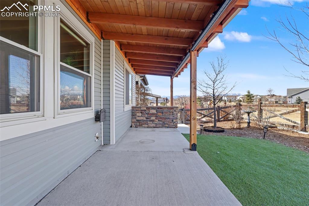 Image 34 of 50: Patio