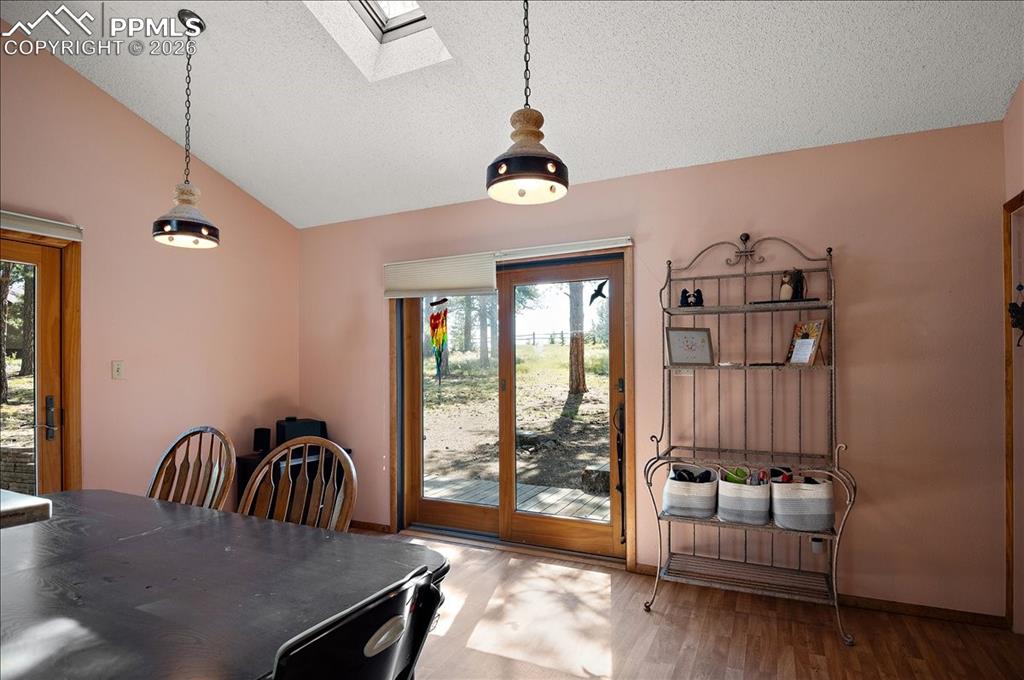 Image 13 of 47: Dining Area