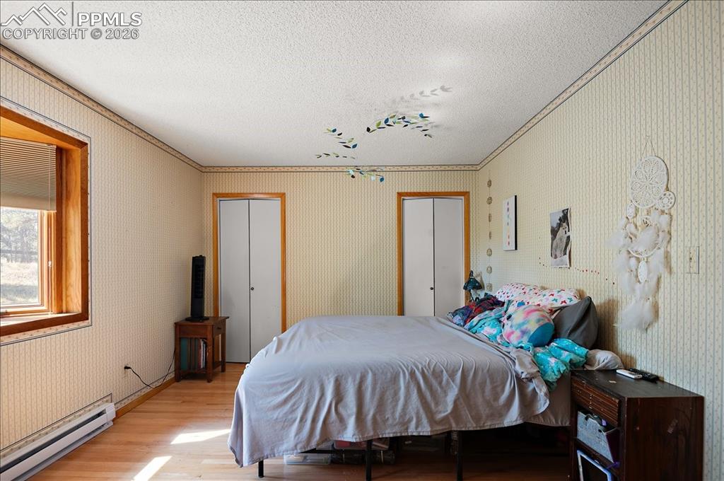 Image 17 of 47: Bedroom