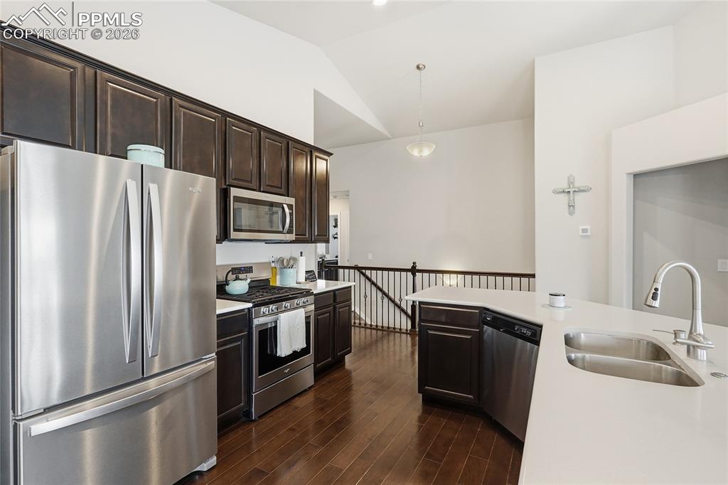 Image 10 of 39: Kitchen