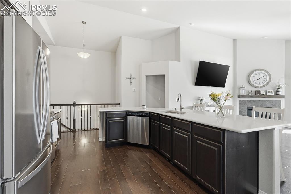 Image 11 of 39: Kitchen