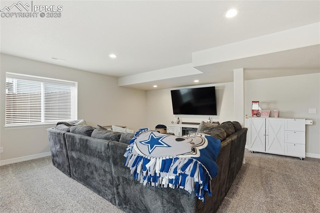 Image 22 of 39: Family Room