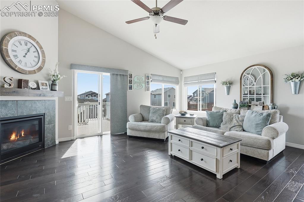 Image 4 of 39: Living Room