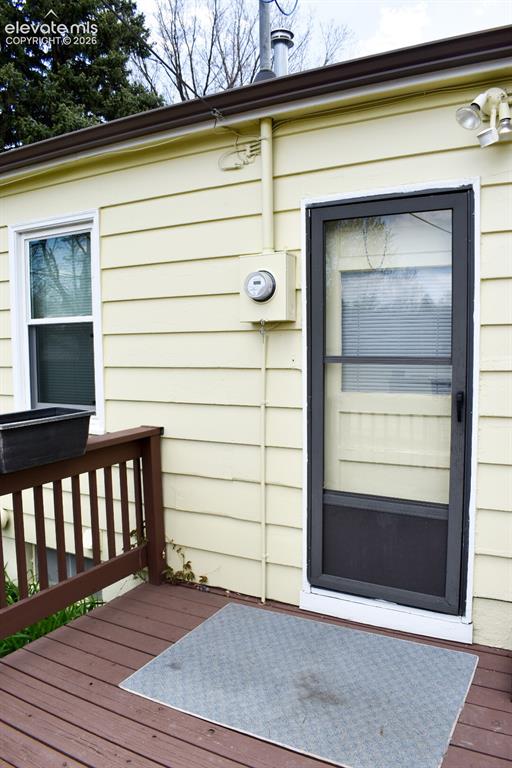 Image 14 of 28: Entry