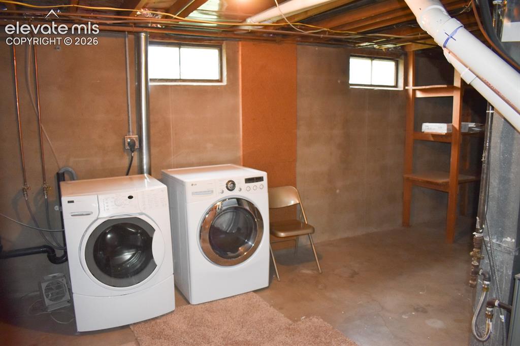Image 26 of 28: Laundry