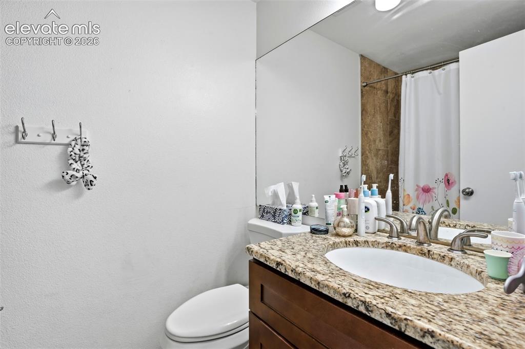 Image 14 of 37: Bathroom