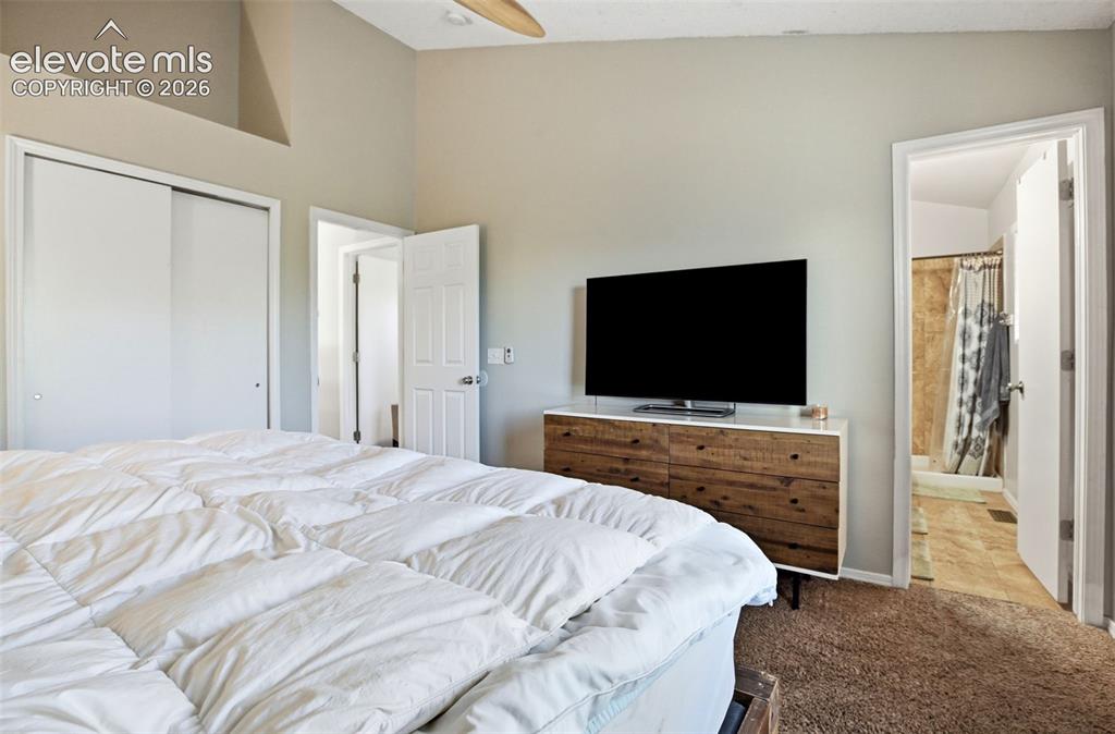 Image 18 of 37: Bedroom