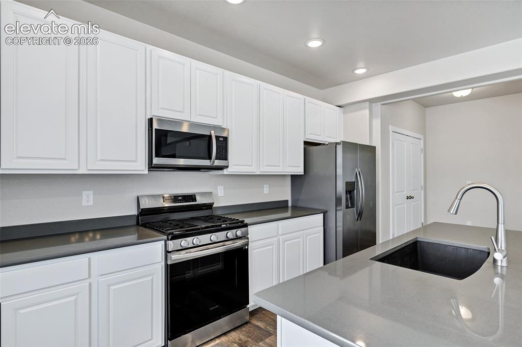 Image 14 of 33: Kitchen