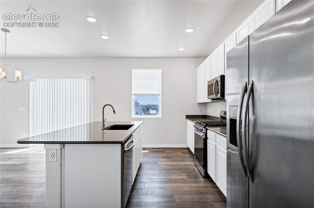 Image 16 of 33: Kitchen