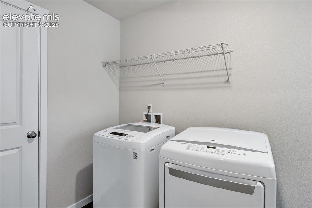 Image 18 of 33: Laundry
