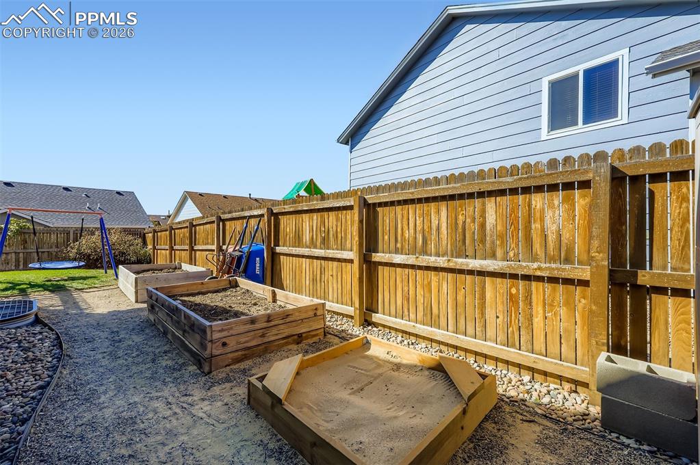 Image 25 of 29: Patio