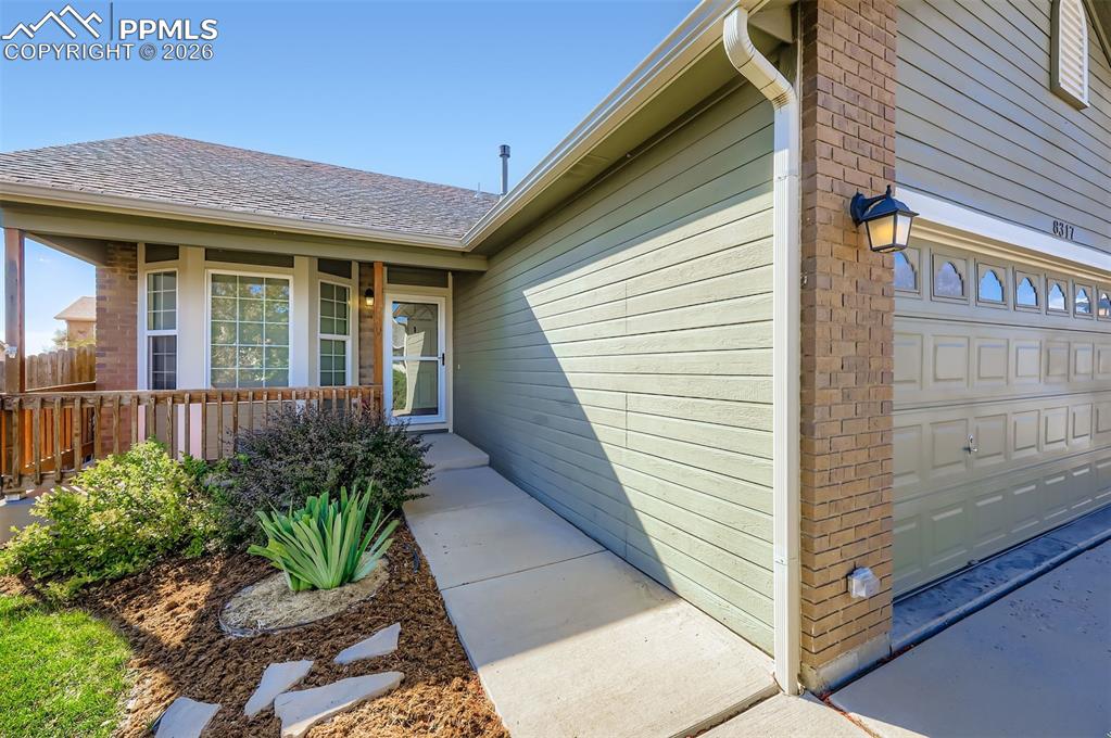 Image 4 of 29: Entry