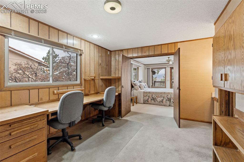 Image 21 of 47: Adjacent to Primary Bedroom