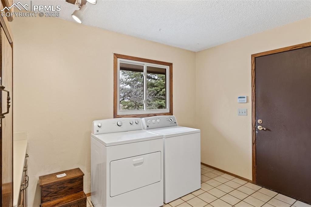 Image 28 of 47: Laundry