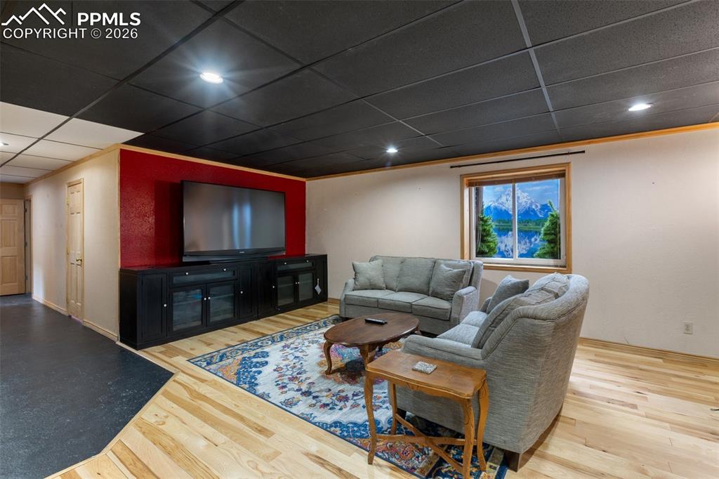 Image 33 of 50: Bathroom 3/4 main level