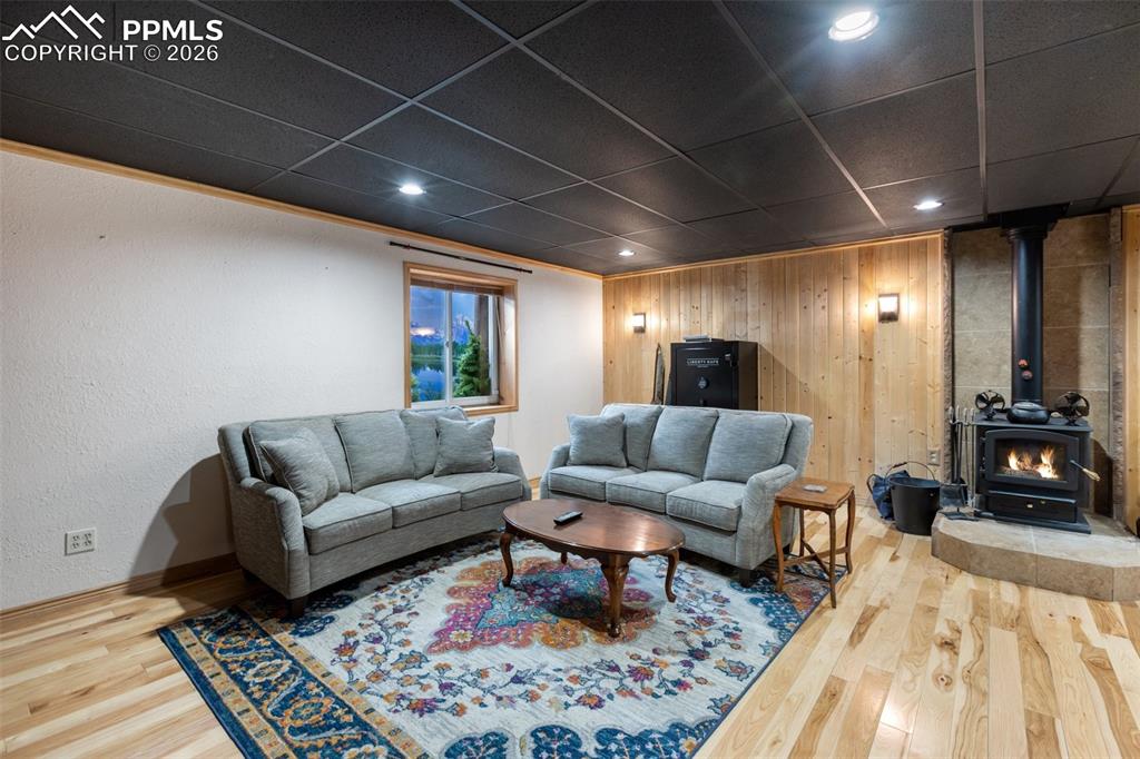 Image 34 of 50: Virtually Staged Bedroom