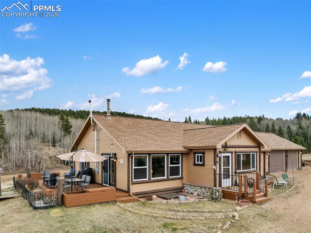 Image 7 of 50: Deck and view