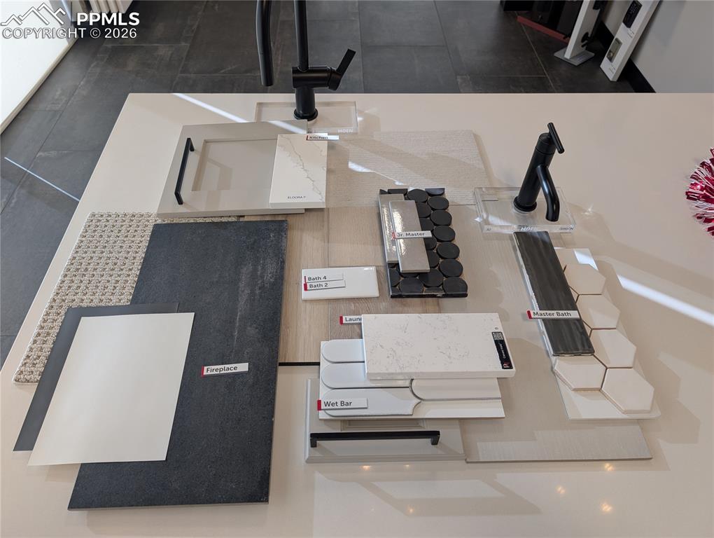 Image 2 of 2: Interior color selections