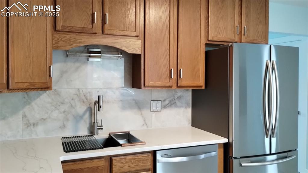 Image 17 of 40: Kitchen
