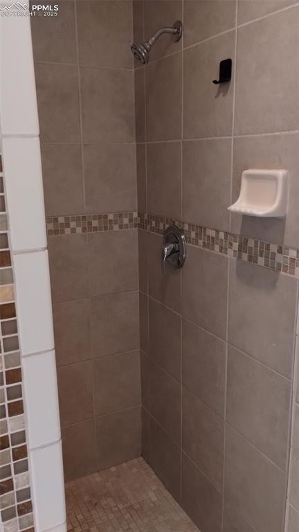 Image 40 of 40: Bathroom
