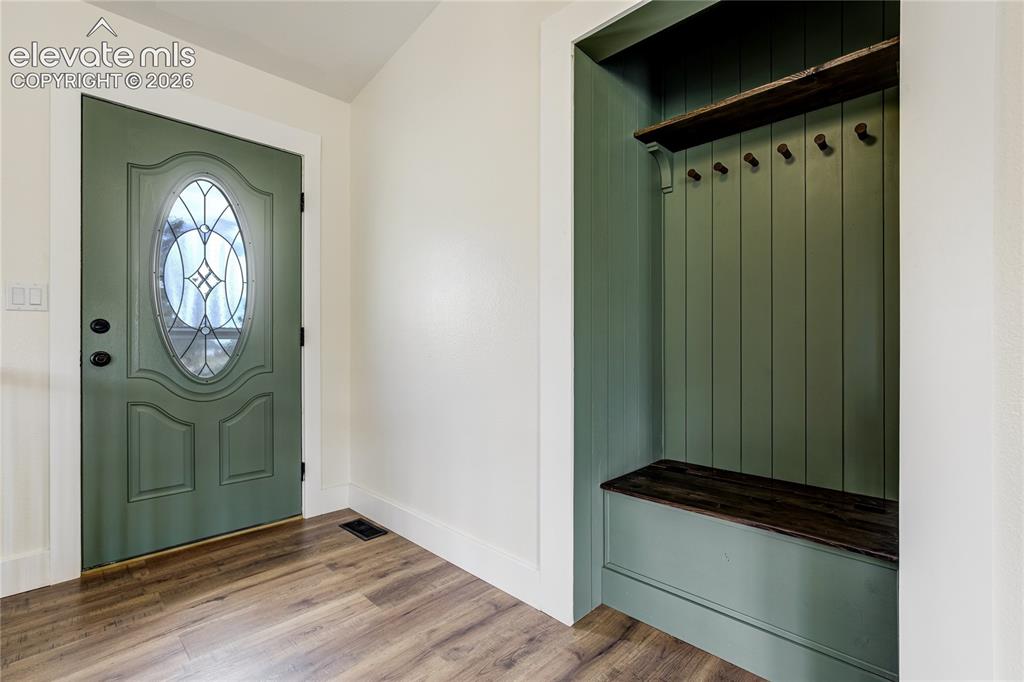 Image 11 of 50: Entry