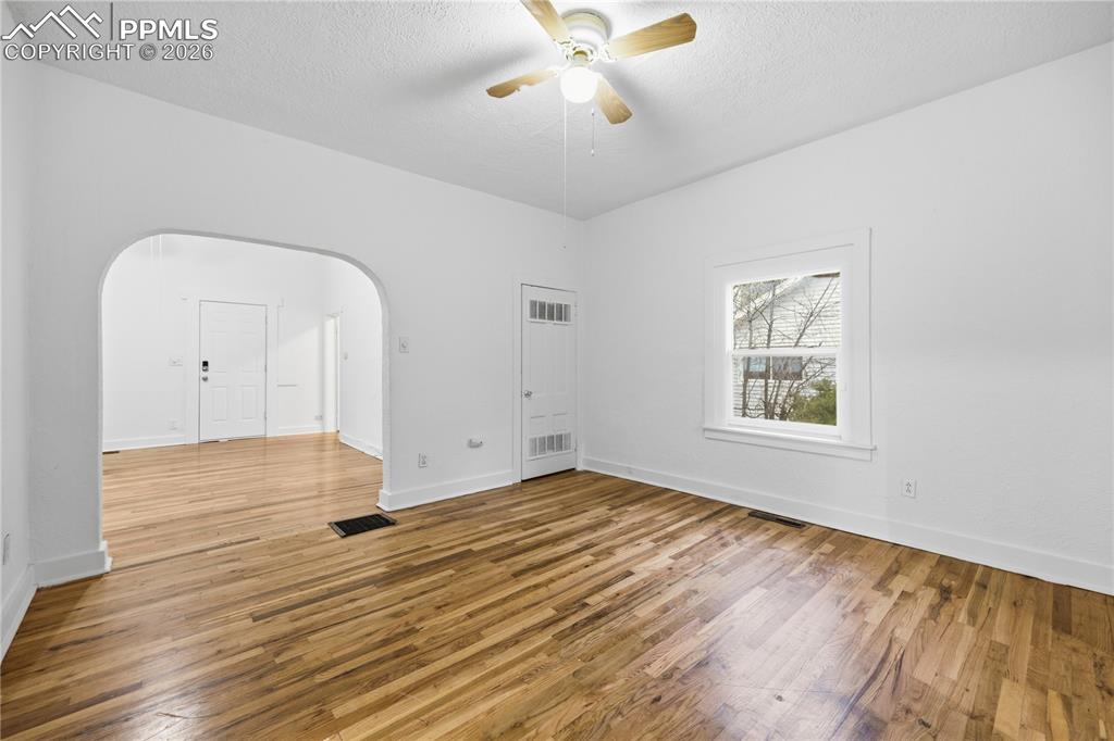 Image 13 of 33: No Description Available