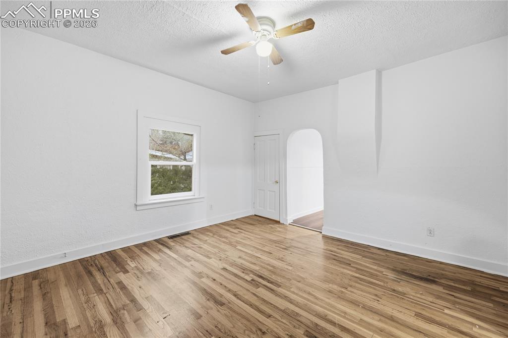 Image 19 of 33: No Description Available