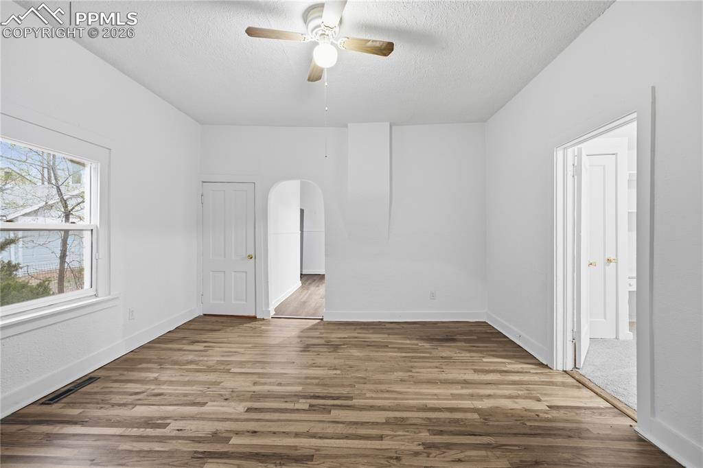 Image 20 of 33: No Description Available