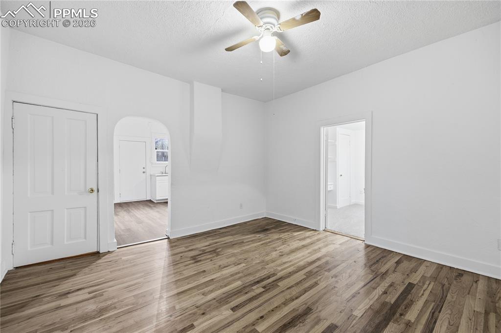 Image 21 of 33: No Description Available