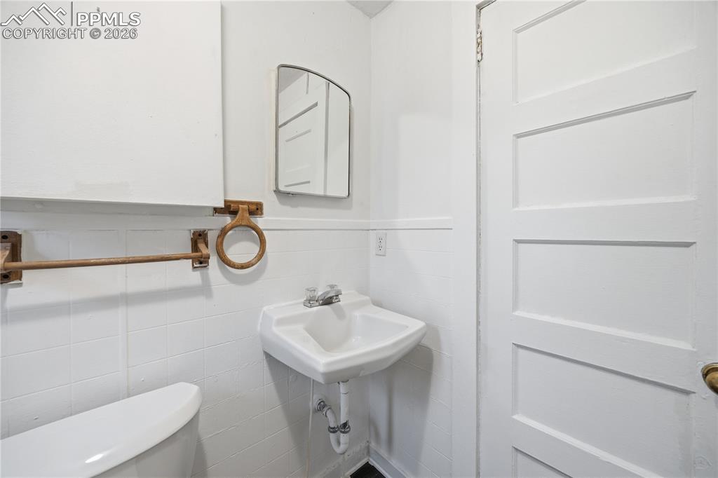 Image 27 of 33: No Description Available