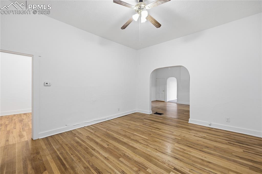 Image 3 of 33: Virtually Staged