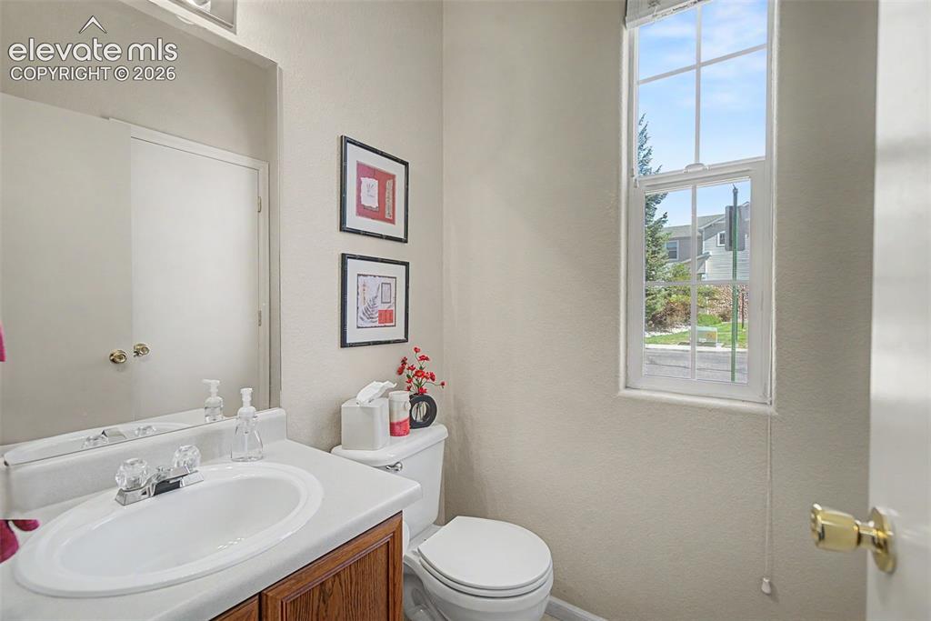 Image 14 of 35: Bathroom