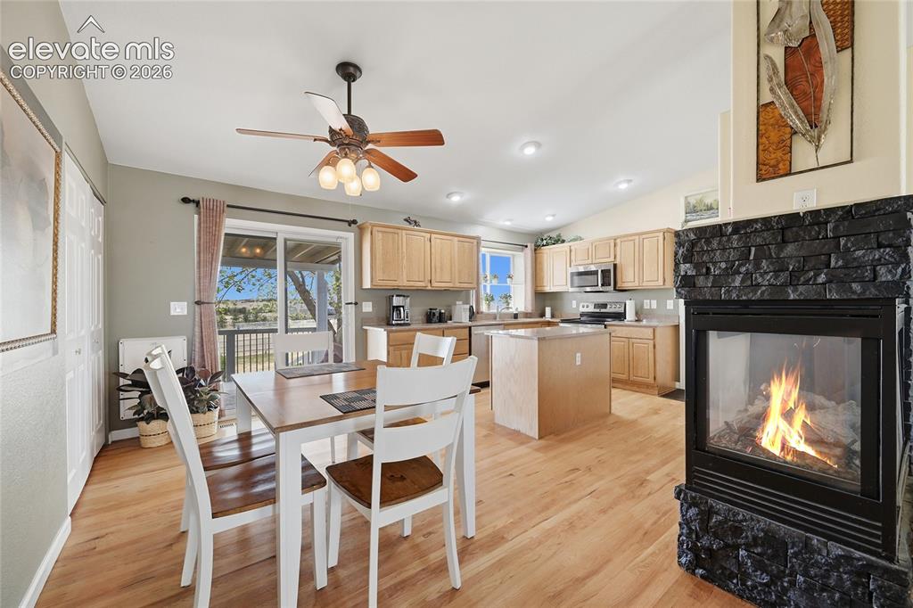 Image 19 of 43: Dining Area