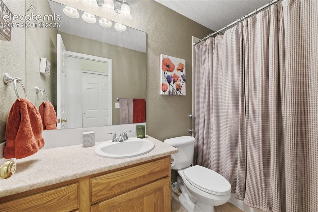 Image 26 of 43: Bathroom