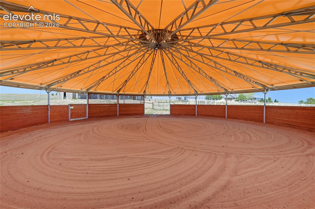 Image 8 of 43: Covered round pen