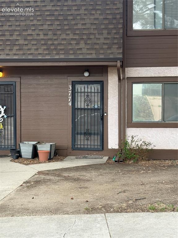 Image 1 of 13: Entry
