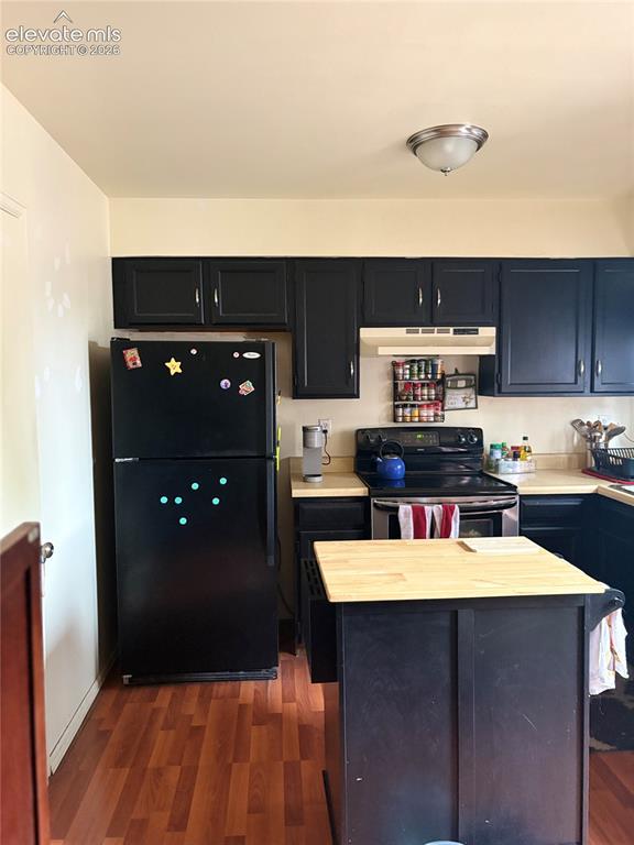 Image 5 of 13: Kitchen
