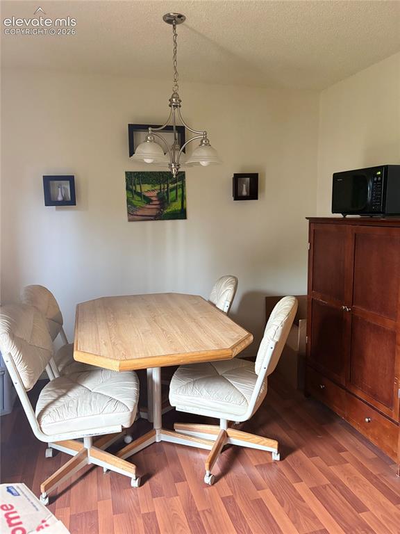 Image 6 of 13: Dining Area