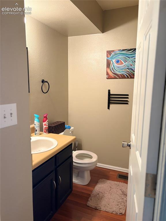 Image 8 of 13: Bathroom