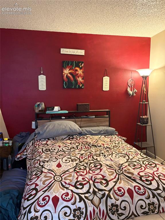 Image 9 of 13: Bedroom