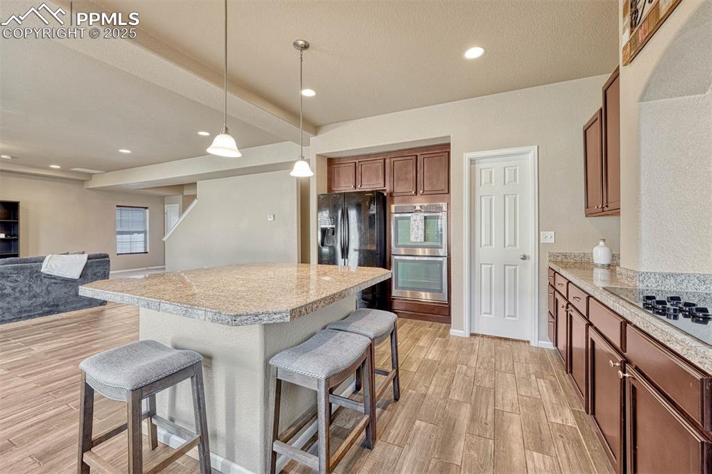 Image 10 of 31: Kitchen