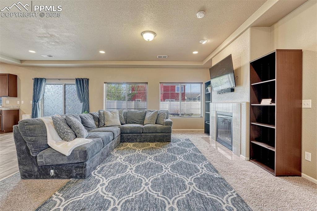 Image 12 of 31: Living Room