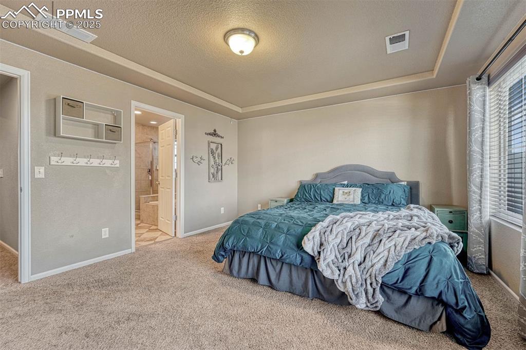 Image 14 of 31: Bedroom